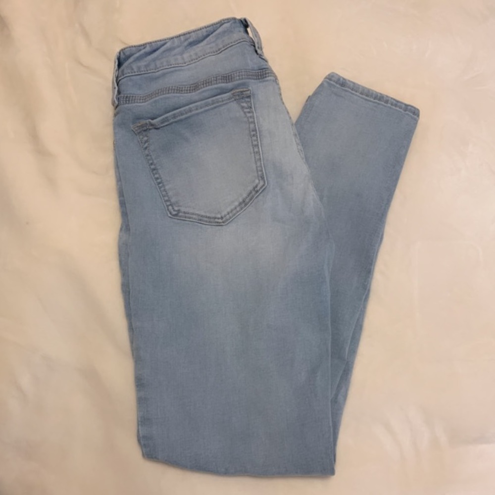 STYLUS Skinny Ankle Light Wash Jeans